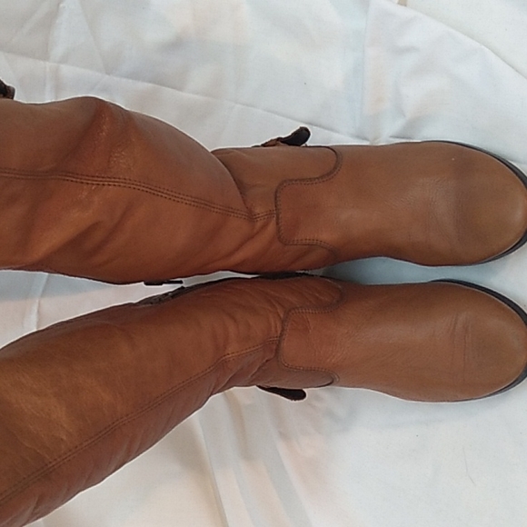 Woman's hand made soft leather boots. Low heal - Picture 2 of 6